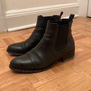 On hold 🎁  Shearling lined ankle boots